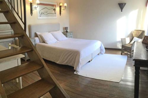 Farmhouse with private pool in the countryside of Plan d'Orgon in Provence 8 persons LS1 365 MIGNOUN - image 3