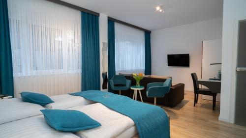 4 twin beds