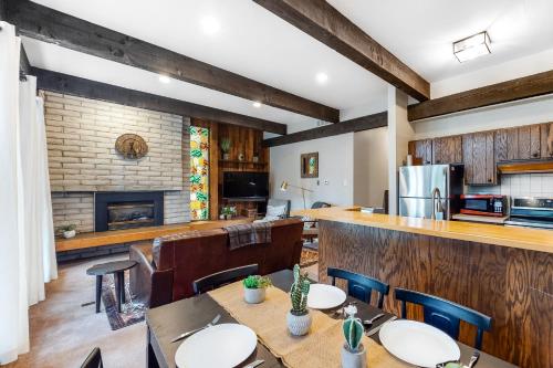 Tamarisk Chateau - main image