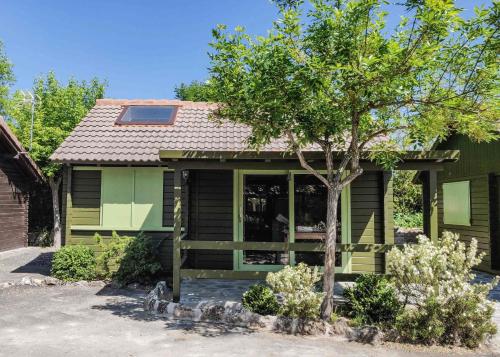 Superior Bungalow with sky view