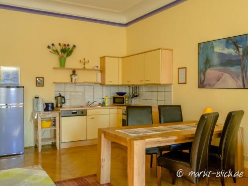 кухня, Marktblick - Ferienwohnungen LAUM Altenburg in Альтенбург