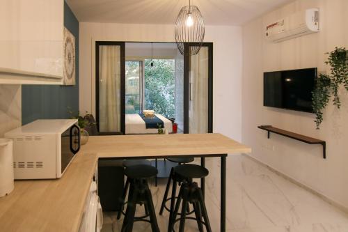 Phaedrus Living Seaside Romantic flat Limnaria 123