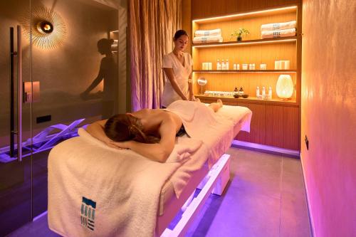 Time Boutique Hotel - image 7