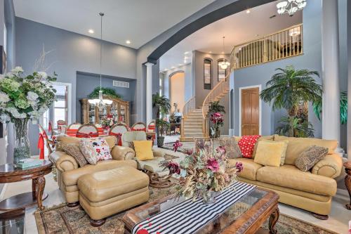 Elegant Lone Tree Home - Near Hiking Trails and Denver - image 4