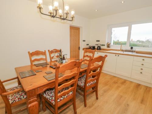 Hardy Cottage - image 7