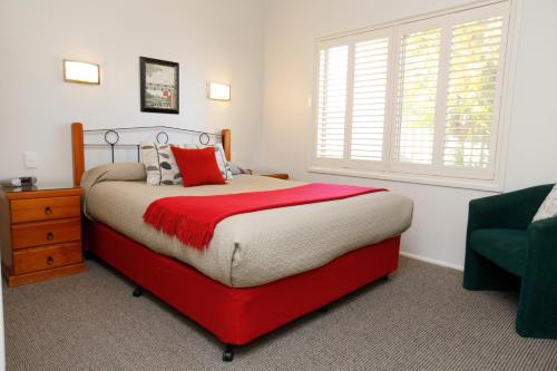2 bedrooms, 3 beds