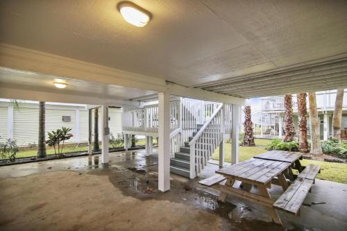 The Blue Pearl by Ryson Vacation Rentals - image 4