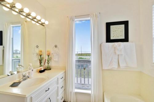 Sunshine Dreams by Ryson Vacation Rentals - image 7