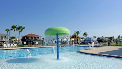 Reel Paradise by Ryson Vacation Rentals - image 6