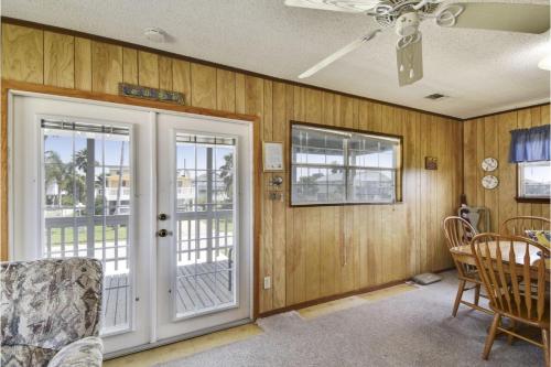 Harry's Hideaway by Ryson Vacation Rentals - image 7