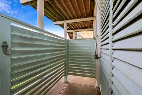 Enchanted Beachfront by Ryson Vacation Rentals - image 3