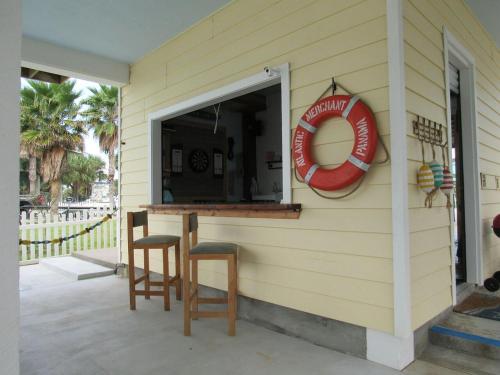 Canal Zone by Ryson Vacation Rentals - image 3