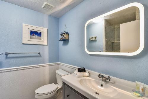 Beachfront Charm by Ryson Vacation Rentals - image 6