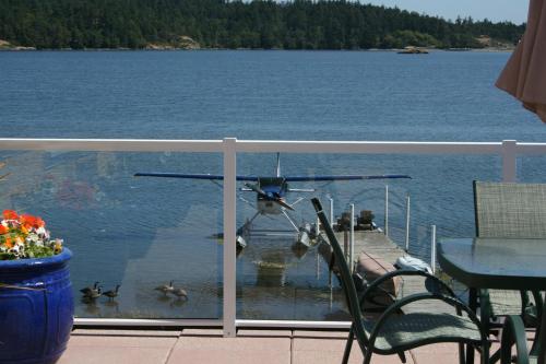 Balkon/terasa, Birds of a Feather Victoria Oceanfront Studio Suites in Colwood