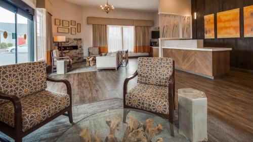 Best Western Plus Bayshore Inn - image 8