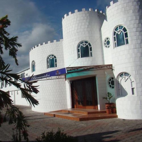 . El Castillo Hotel