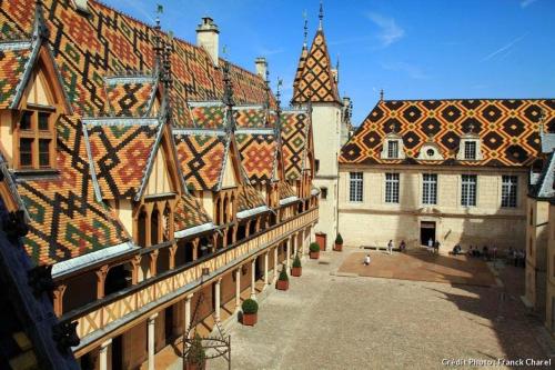 B&B Hotel BEAUNE Nord Set in a prime location of Beaune, B&B Hôtel BEAUNE Nord puts everything the city has to offer just outside your doorstep. Both business travelers and tourists can enjoy the propertys facilities and