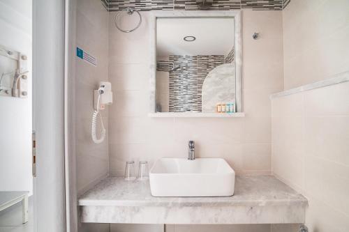 Amaryllis Hotel - image 14