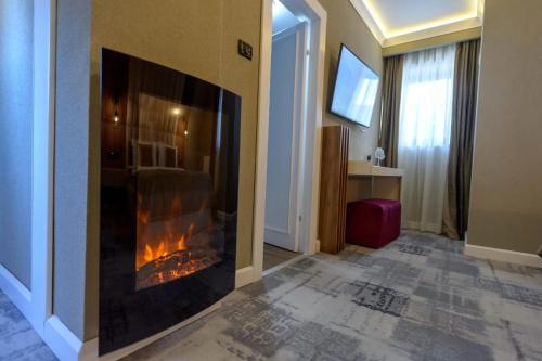 Elexus Boutique - image 5