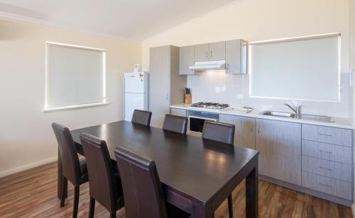 บริการและสิ่งอำนวยความสะดวก, Dongara Tourist Park in พอร์ตเดนิสัน