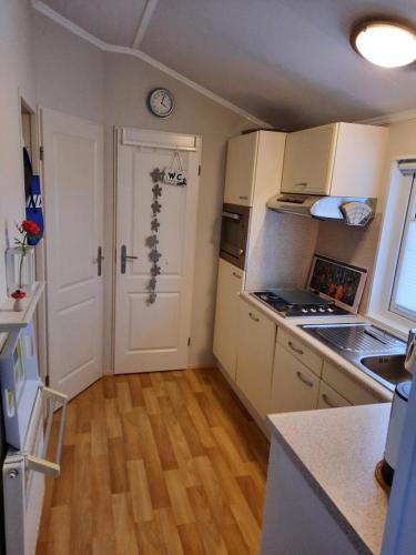 廚房, Mobilheim Campingplatz Nordloh in 阿彭