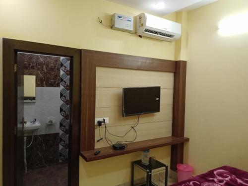 Deluxe Room image 7