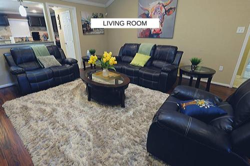 Rodeo Big Home, 5 Queen Beds Houston Area 4 BDR - Chaseview in Missouri City, USA