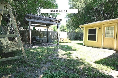 Rodeo Big Home, 5 Queen Beds Houston Area 4 BDR - Chaseview in Missouri City, USA