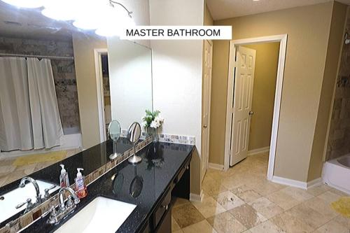 Rodeo Big Home, 5 Queen Beds Houston Area 4 BDR - Chaseview