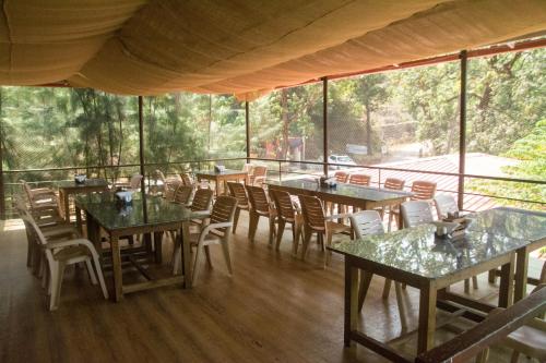 ห้องอาหาร, Arthigamya Beach Front Resort & SPA in โกคาร์นา