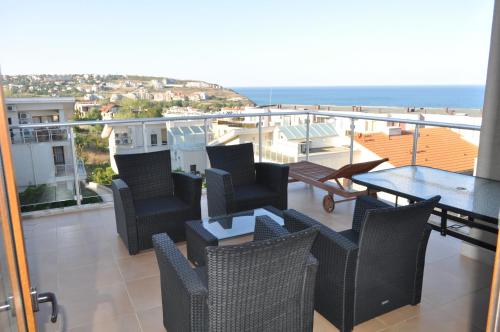 Beautiful family villa with sea view in Byala