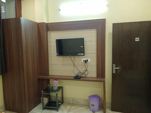 Standard Double Room image 3