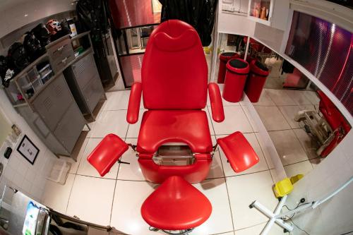 Brighton Erotic Boudoir - image 12