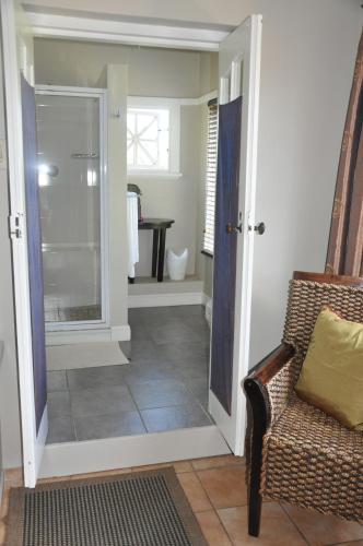 268 On Ridge Guesthouse Room Type - King Studio