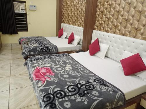 Deluxe Family Room image 7