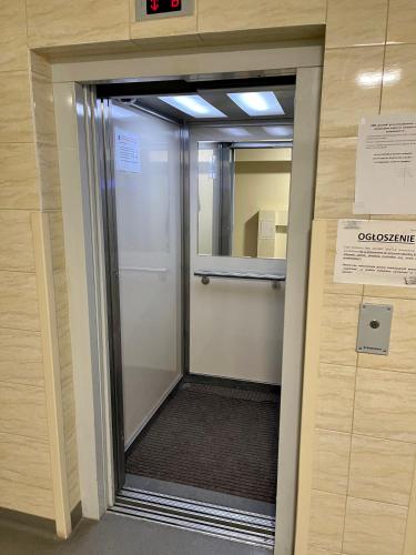 Super Apartament GREEN Rondo ONZ Metro NOWE Wifi 300 Mb/s AirCondition Netflix Spotify