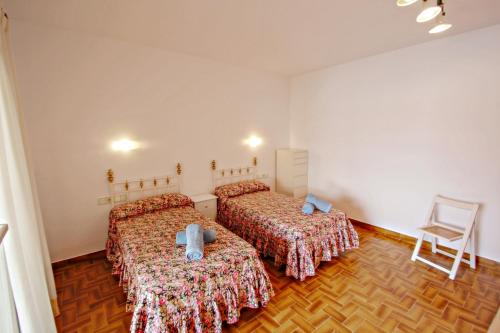 El Portet - beachfront holiday home with private pool in Moraira - image 2