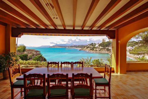 El Portet - beachfront holiday home with private pool in Moraira - image 3