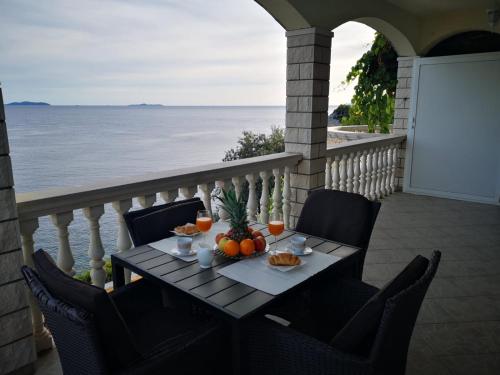  Apartments Tudor in Brna