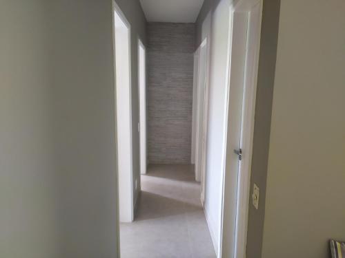 과루자 Condomínio Sabrina e Karine (Condominio Sabrina e Karine) 4성급 싱글룸 레스토랑