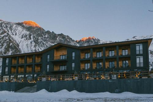 Intourist Kazbegi - Hotel - Stepantsminda