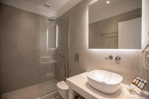 The George Hotel Mykonos - image 5