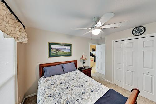 Gulf Getaway - Epic Views - Walk to Beach & Dining home - image 8
