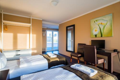 Apple City Hotel - image 9