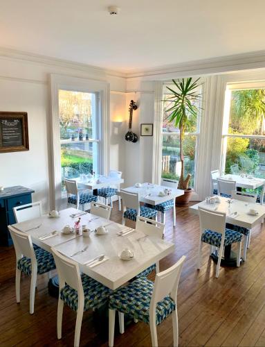 Derrin Guest House