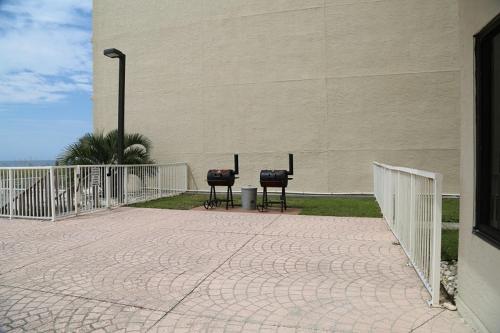 Tropical Winds 303 condo - main image