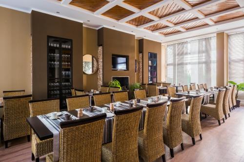 餐廳, 蘋果城酒店 (Apple City Hotel) in 蒂爾加滕