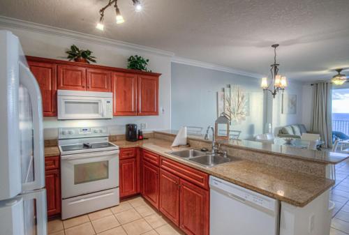 Fantastic Private Complex -Beachfront 2BD Ocean Villa! Gorgeous Amenities