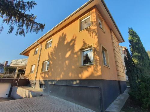 Adel Apartman - image 11