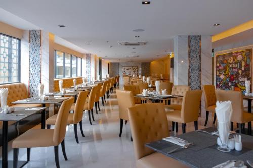 Restaurant, GLOW Pattaya in Pattaya